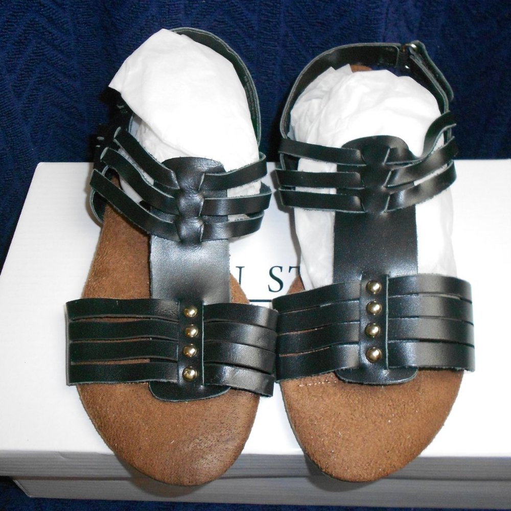 Salon Studio black wedge  sandals leather look 6.5W